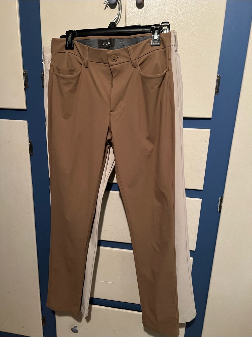 Men's Tan Stretch Khaki Chinos with Slim Fit Flex 30x32 School Work Dress NEW